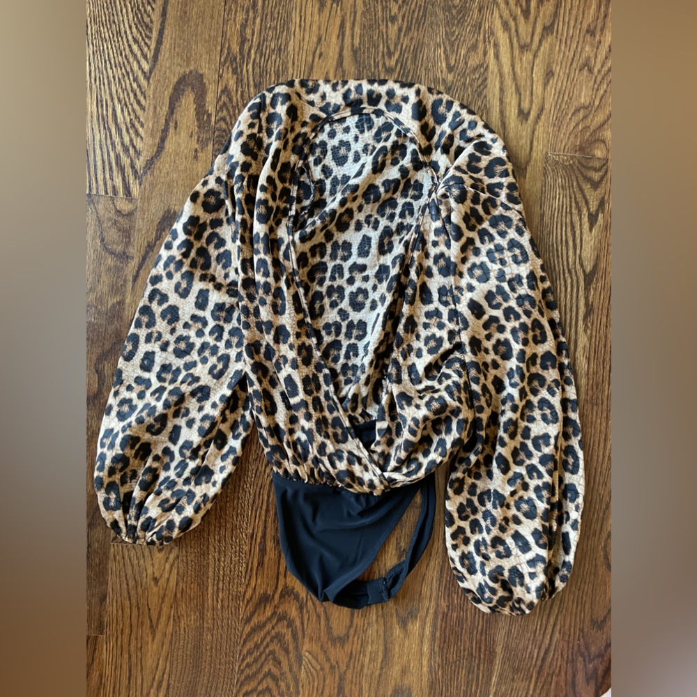 Cheetah V Neck Bodysuit